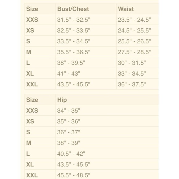 ✅HOST Pick✅ Short Sleeve Crochet Design Top, Size Large - Picture 7 of 7